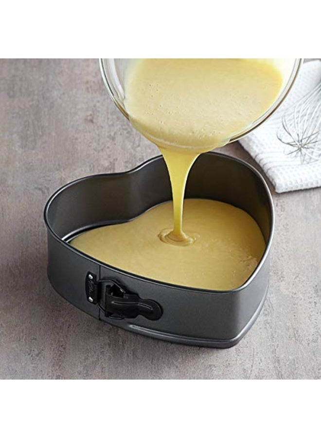BLACKSTONE Nonstick Heart-Shaped Springform Cake Pan, 22.5 cm, Removable Base, Oven Safe Up to 230C, Carbon Steel Bakeware for Cheesecake and Desserts, Grey - Image 4