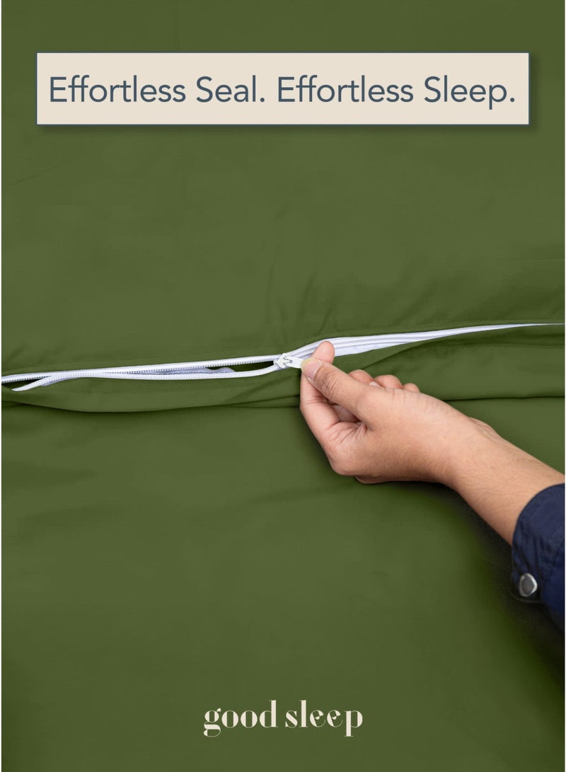 نوم جيد طقم لحاف فاخر مزدوج الألوان قابل للعكس – ماتشا وأبيض | 6 قطع بحجم كينغ (220×240 سم) | ألياف دقيقة ناعمة | صناعة دبي | يشمل غطاء لحاف بسحّاب، ملاءة مطاطية و4 أغطية وسادة - Image 5