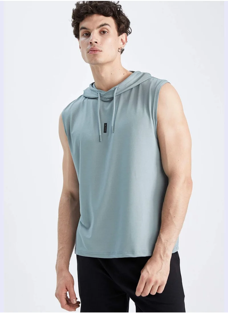 ديفاكتو Sleeveless Hooded Sweatshirt