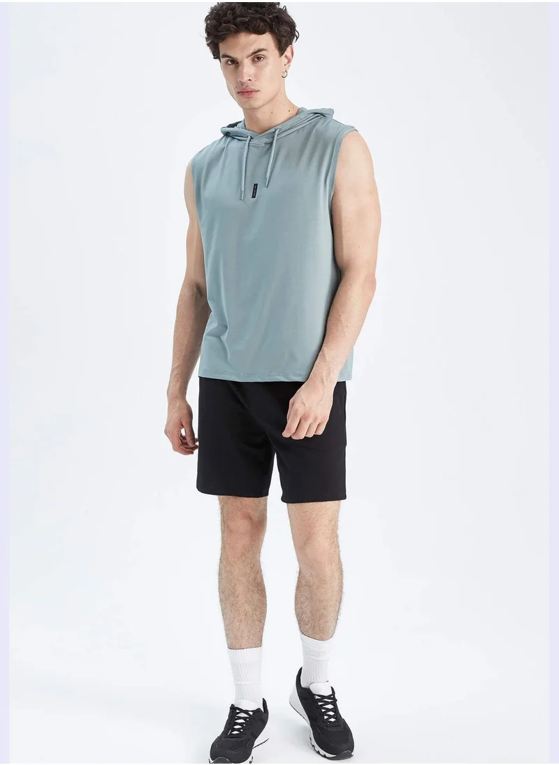 ديفاكتو Sleeveless Hooded Sweatshirt