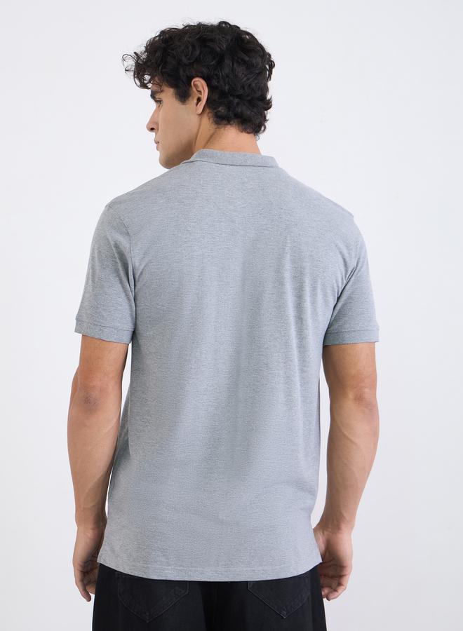 ستايلي قميص بولو بيكيه سادة وبقصة عادية مع ياقة مضلعة للرجال - Image 4
