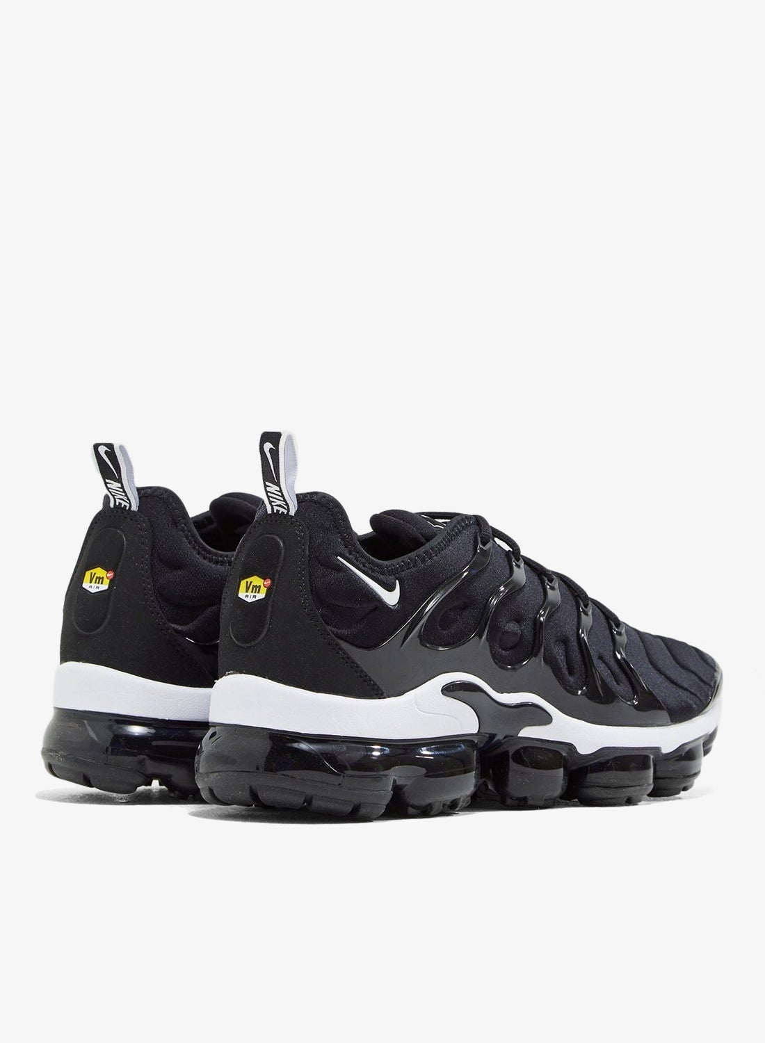 air vapormax plus black white