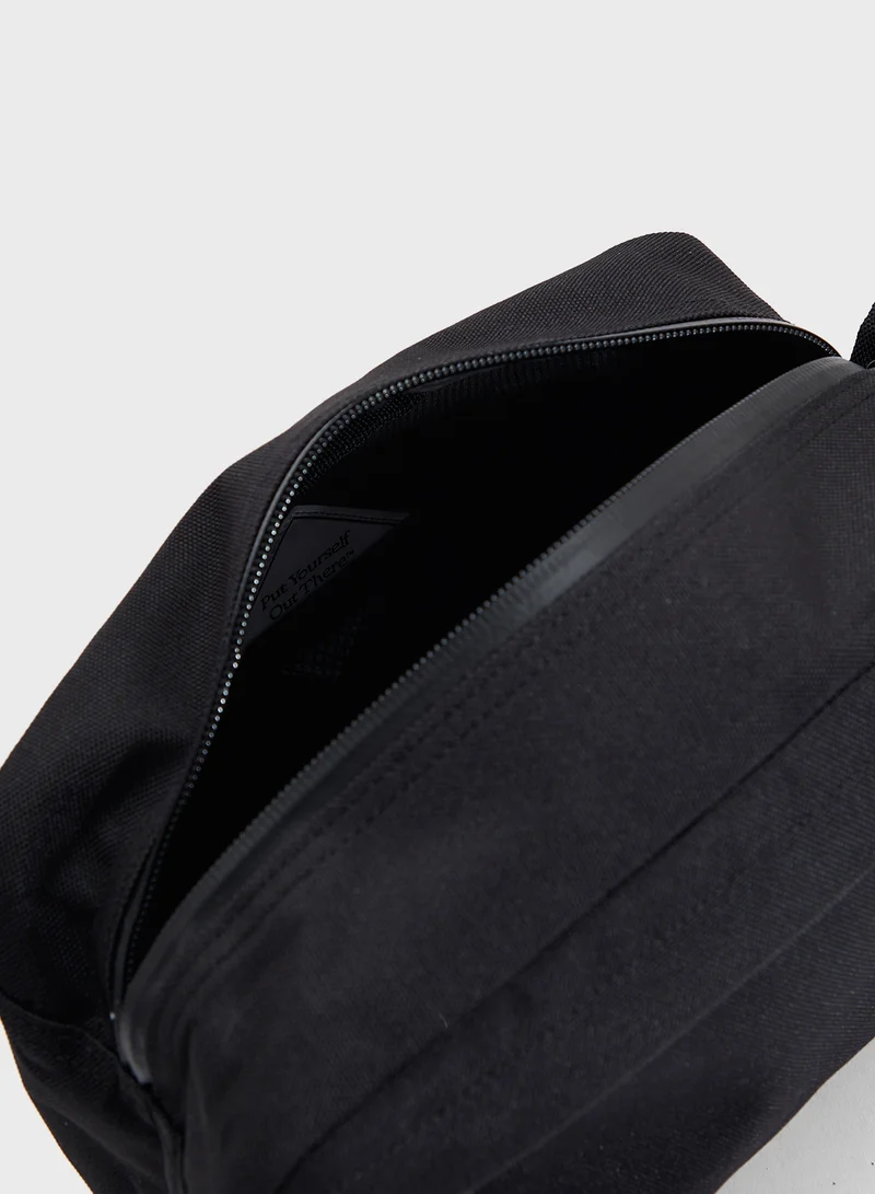 Herschel Chapter Travel Kit