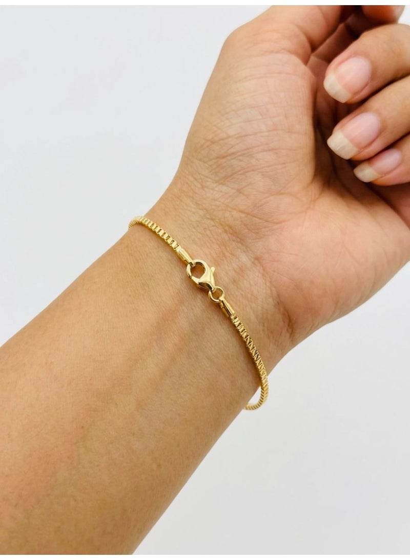 The Intermix Gems Gold Textured Chain Bracelet - Image 4