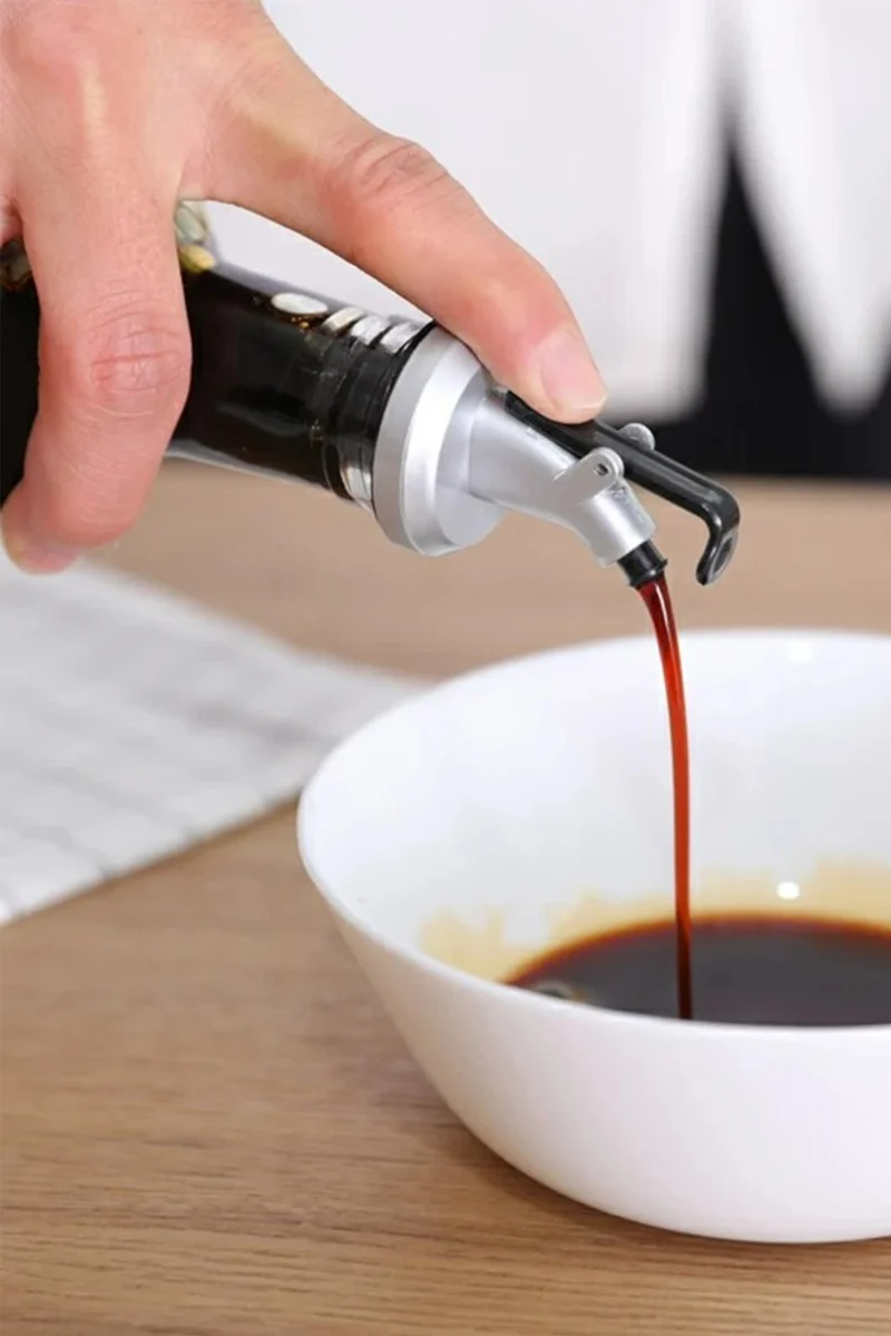 Mobee Covered Drip-Free Oil Stopper Oil Pot Bottle Tip Oil Vinegar Sauce Bowl Drip-Free