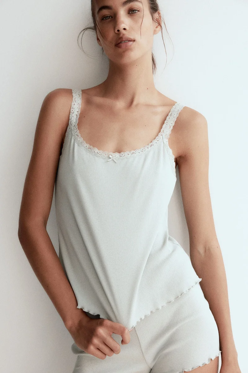 اتش اند ام بيجاما بتصميم مرن