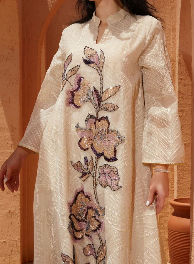 تايك تو جلابية نسيج بارز بتفاصيل رقع الترتر وقصة واسعة