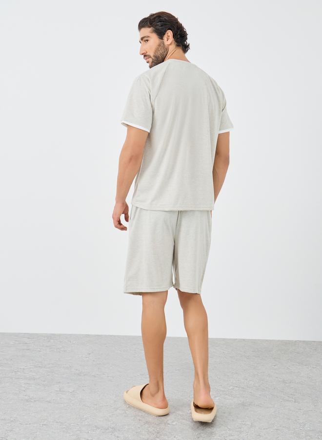 Styli Grey Woven Badge Detail T-Shirt and Shorts Set - Image 4