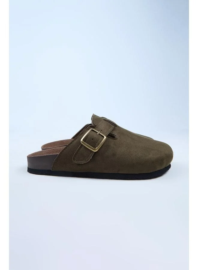 نو مينتو صندل سابو جلدي نباتي للرجال بلون كاكي مع إبزيم.