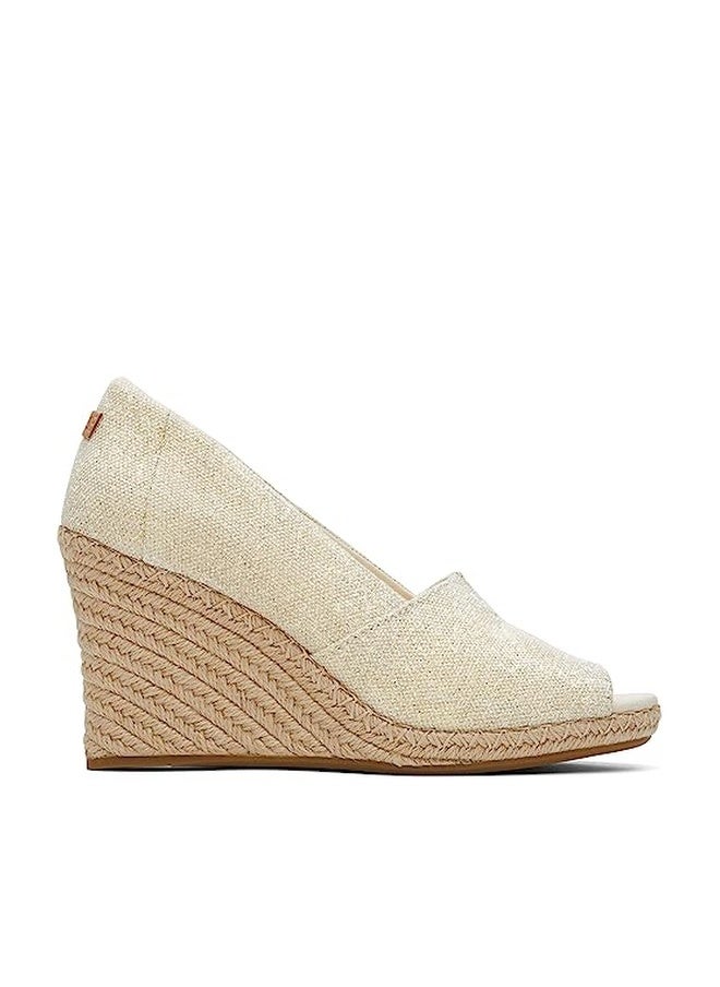 TOMS صندل توماس النسائي ميشيل بيدج، معدني طبيعي، 9 أمريكي - Image 1