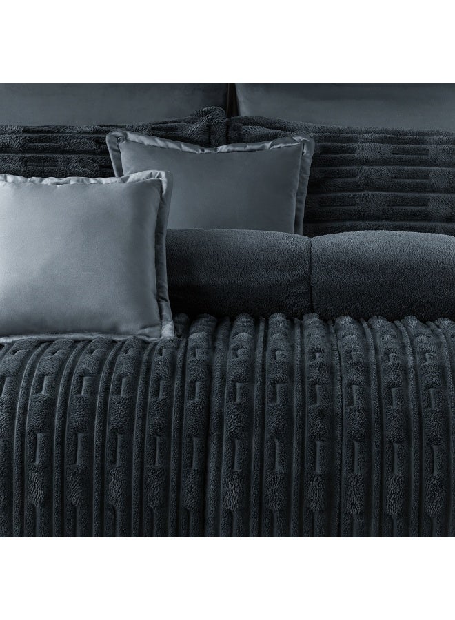 Ming Li Luxury Winter Comforter Set 8 Pieces – Dual Sides (Velvet × Fur) King Size 250×230 cm – Elegant Design for Cozy Hotel-Style Warmth - Image 4