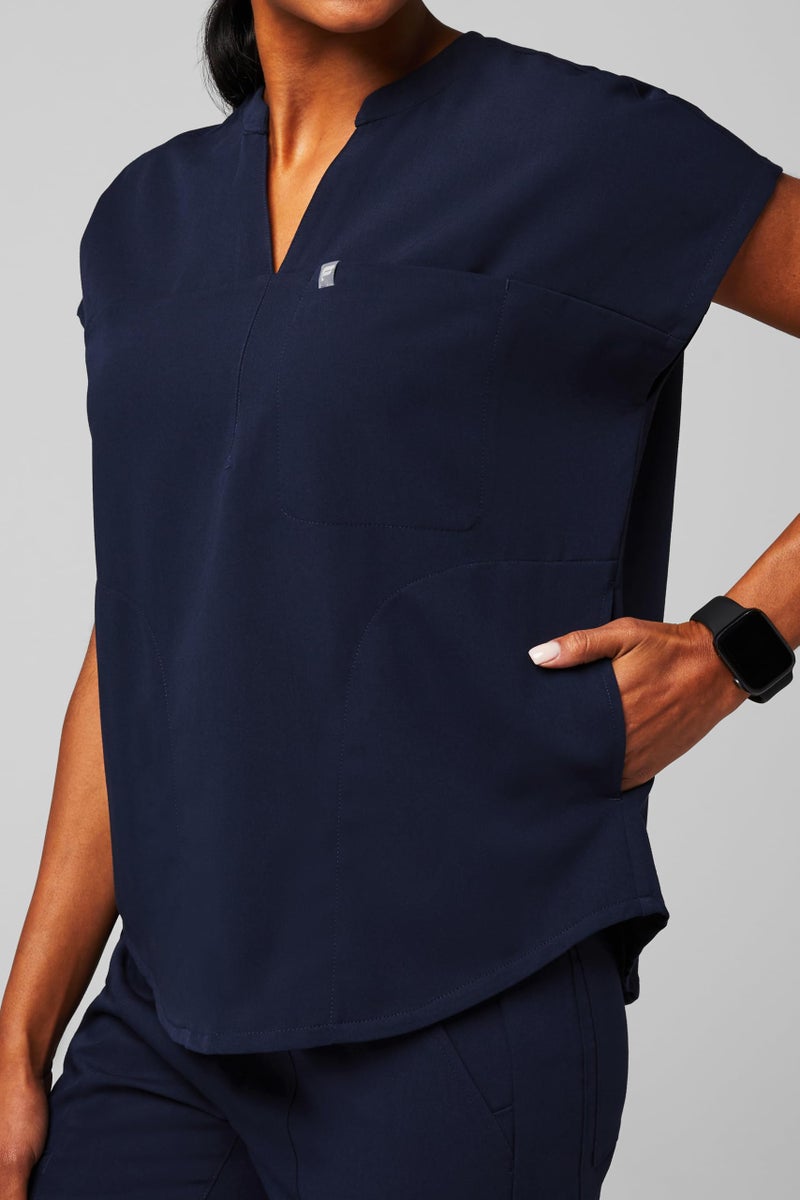 Fabletics Women's Evolve 3-Pocket Scrub Top with an Oversized Fit - MotionTech, 4-Way Stretch, Wrinkle-Resist, Anti-Shrink, S, Navy - Image 3