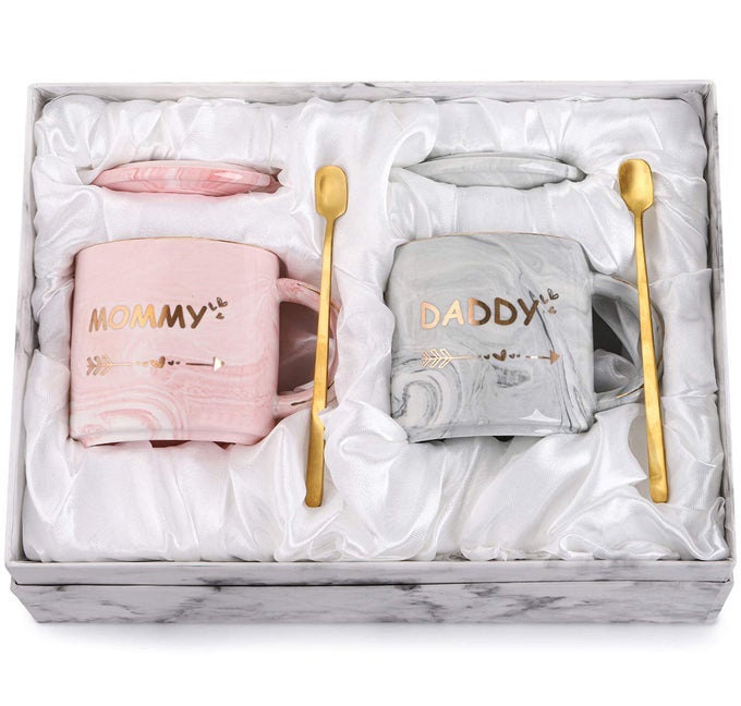 2 PACK DAD AND MOM COFFEE MUG SET 350ML NEW MOM AND FIRST TIME PREGNANCY GIFTS FOR BABY SHOWER MOTHERS DAY FATHERS DAY MARBLE CERAMIC COFFEE CUP SET WITH GIFT BOX LID SPOON