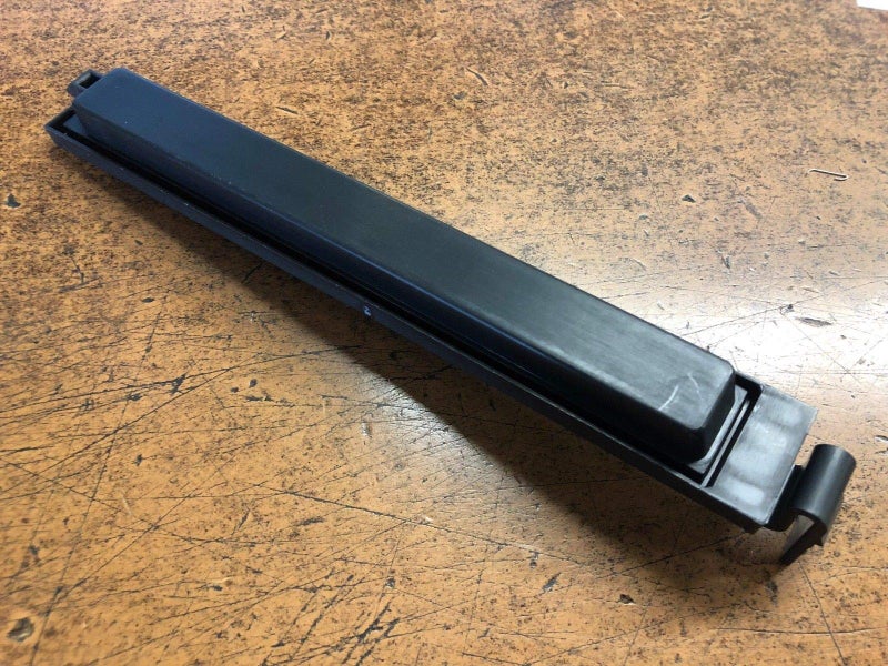 Nissan NEW OEM NISSAN IN-CABIN FILTER COVER DOOR - ALTIMA MAXIMA PATHFINDER MURANO - Image 4