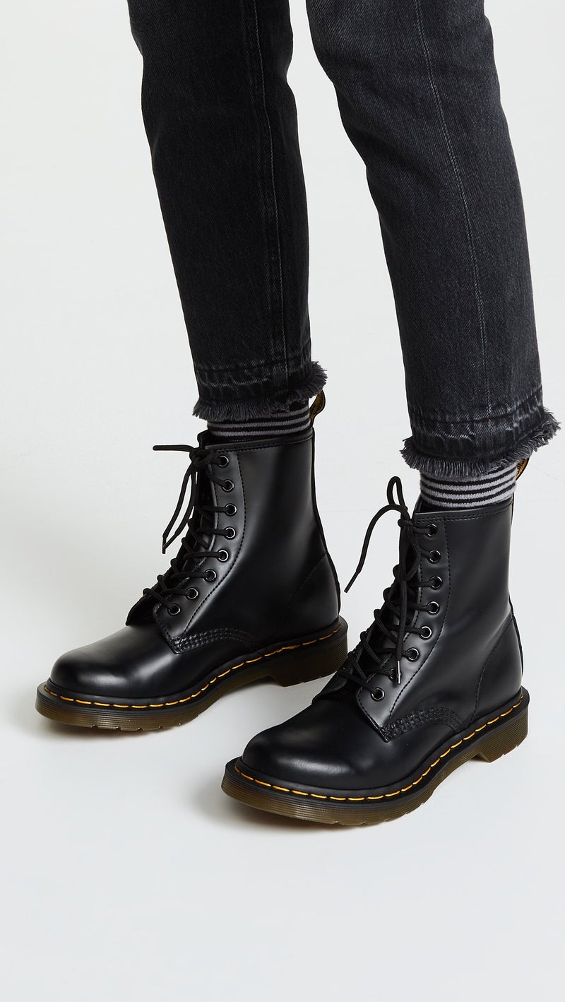 Dr Martens حذاء دكتور مارتنز النسائي 1460 جلد ناعم 8 عيون، أسود، 5 - Image 3
