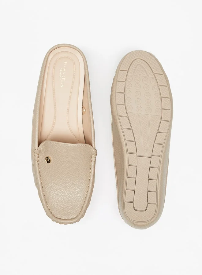 فلورا بيلا من شو إكسبرس Women's Solid Slip-On Mules