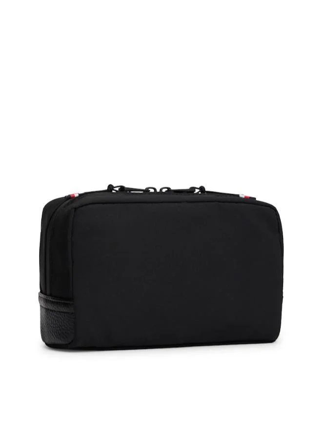 تومي هيلفيغر حقيبة غسيل من النسيج بشعار معدني