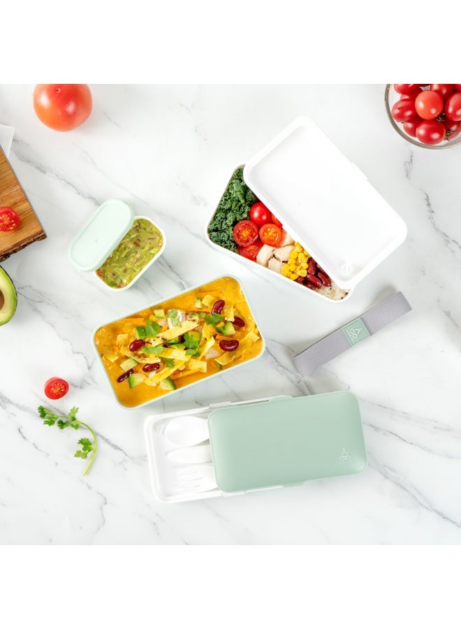 Restaurantware صندوق غداء بنيو تيك 40.5 أونصة قابل للتكديس، حاوية غداء قابلة لإعادة الاستخدام للبالغين - مع أدوات المائدة، وكوب صلصة مضمّن، صندوق غداء بلاستيكي أخضر وأبيض متعدد الطبقات، قابل للاستخدام في الميكروويف، قابل للغسل في غسالة الصحون - Image 3