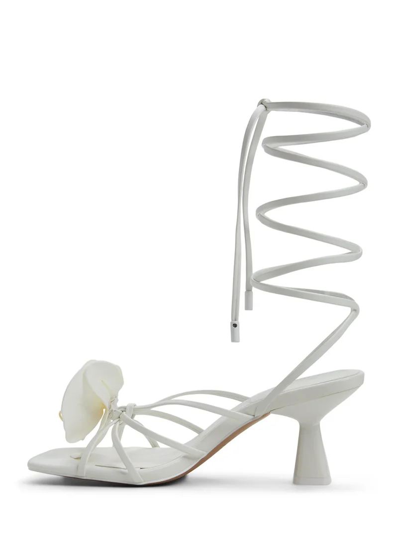كول ات سبرنج Flourish Ankle Strap Heel Sandals