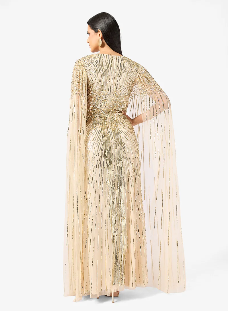 نمشي x فستان سهرة مزين بالخرز بأكمام كاب