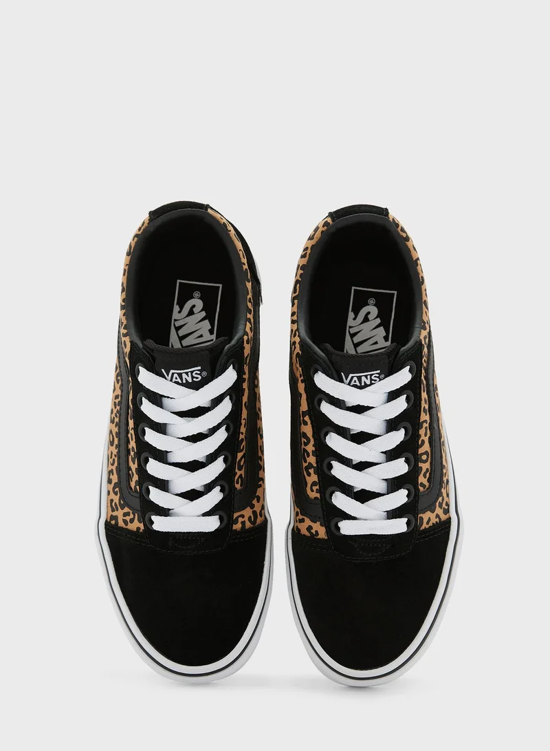 VANS Essential Asher Sneakers