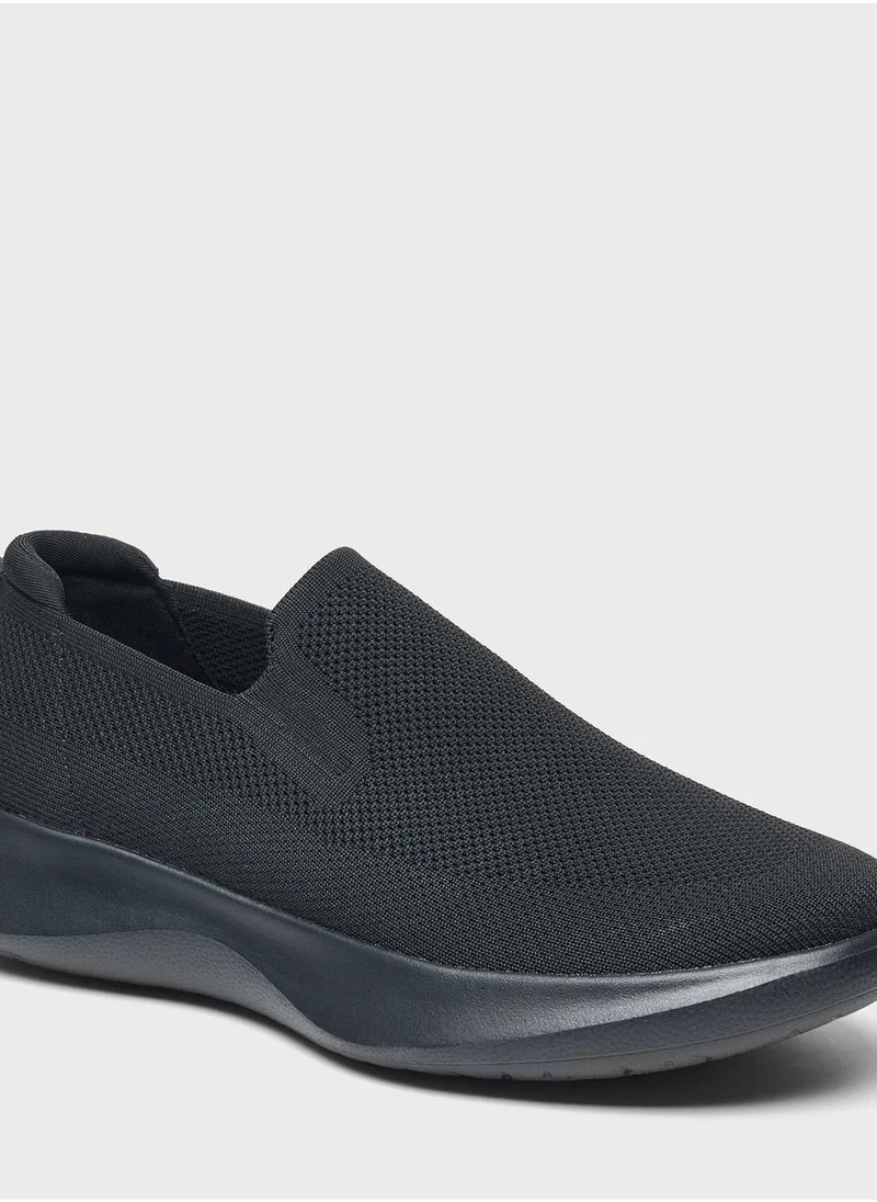 Celeste Essential Low Top Sneakers