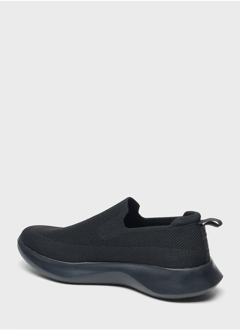 Celeste Essential Low Top Sneakers