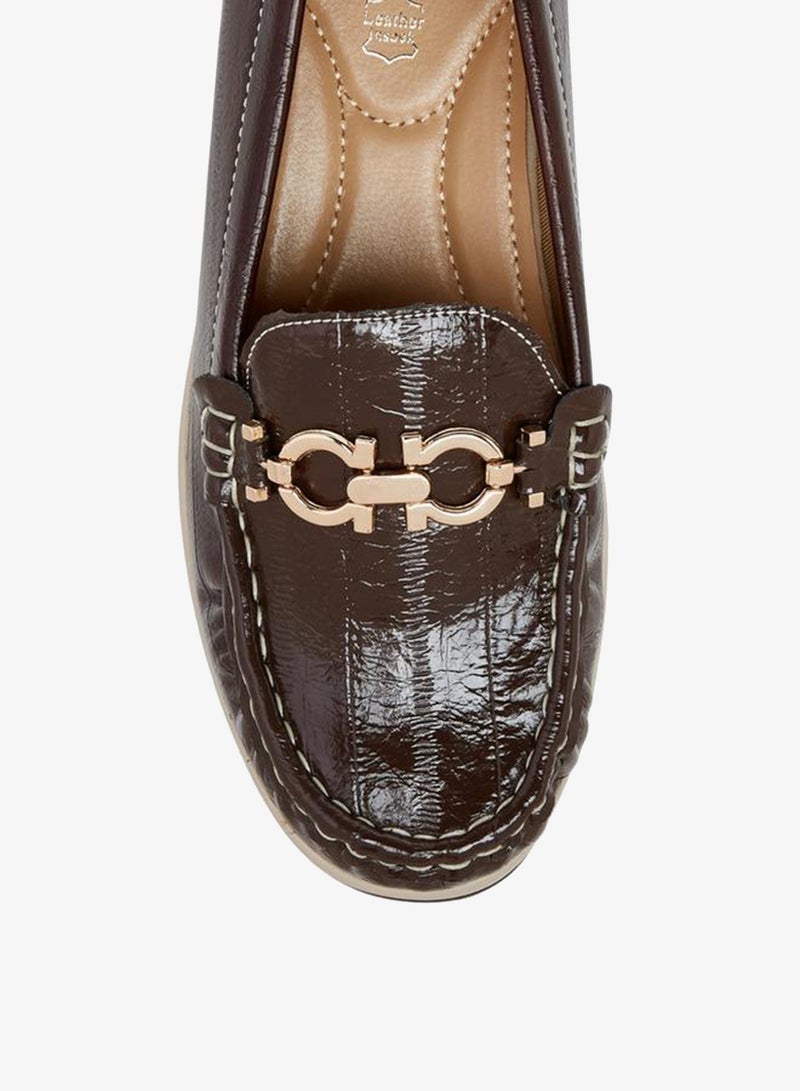 Le Confort Metallic Accent Slip-On Comfort Loafers With Wedge Heel - Image 4