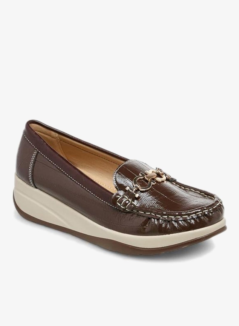 Le Confort Metallic Accent Slip-On Comfort Loafers With Wedge Heel - Image 2