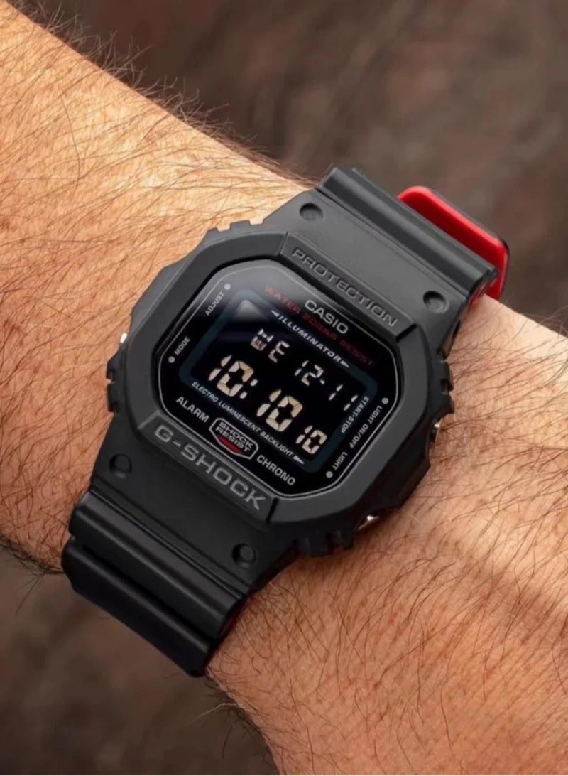 كاسيو ساعة رجالية كاسيو متعددة الاستخدامات وعصرية بمربع صغير G-SHOCK باللونين الأسود والأحمر تصميم مربع كلاسيكي - Image 2