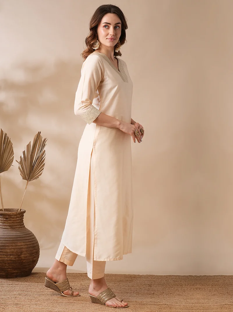 globus Women Silver Zari Embroidered V-Neck Straight Kurta & Elasticated Pants Workwear Set