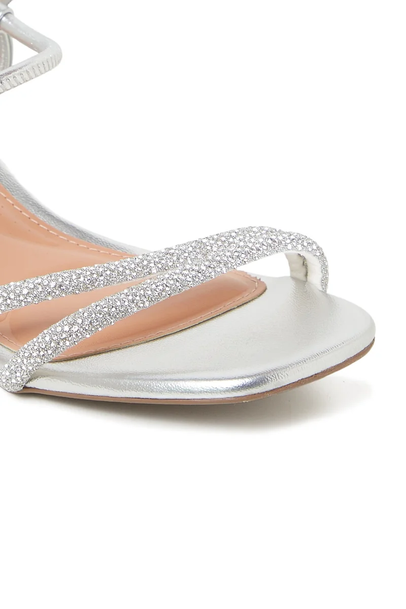 Beira Rio  BEIRA RIO Mid Heel Sandals for LADIES – Silver SANDALS with Ankle Strap | Comfortable PU Upper & TPR Sole for Women | Best Price UAE