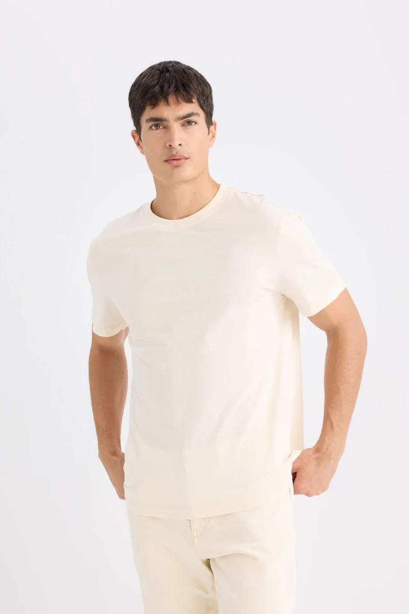ديفاكتو New Regular Fit Crew Neck Short Sleeve T-Shirt