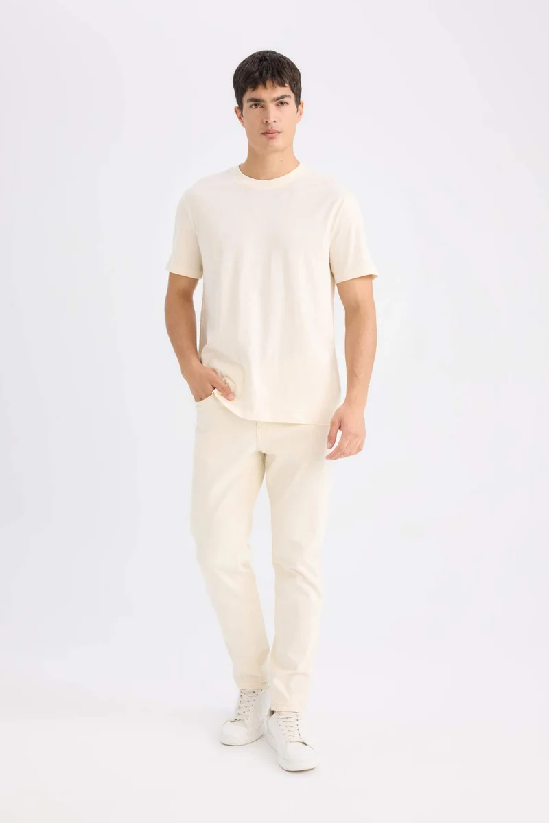 ديفاكتو New Regular Fit Crew Neck Short Sleeve T-Shirt