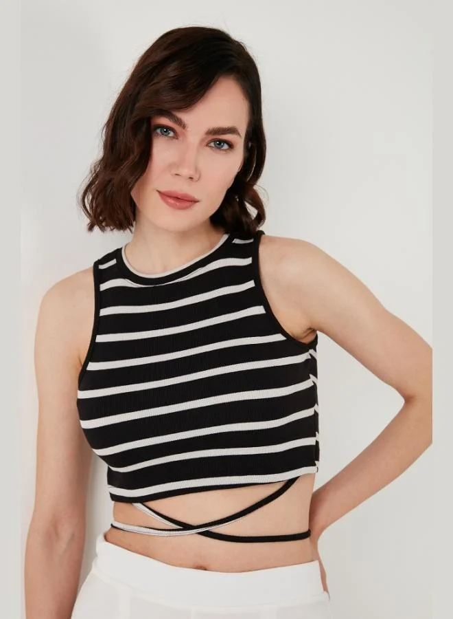 ليلا ليلى بلوزة قصيرة مخططة ضيقة بتفاصيل رباط للنساء