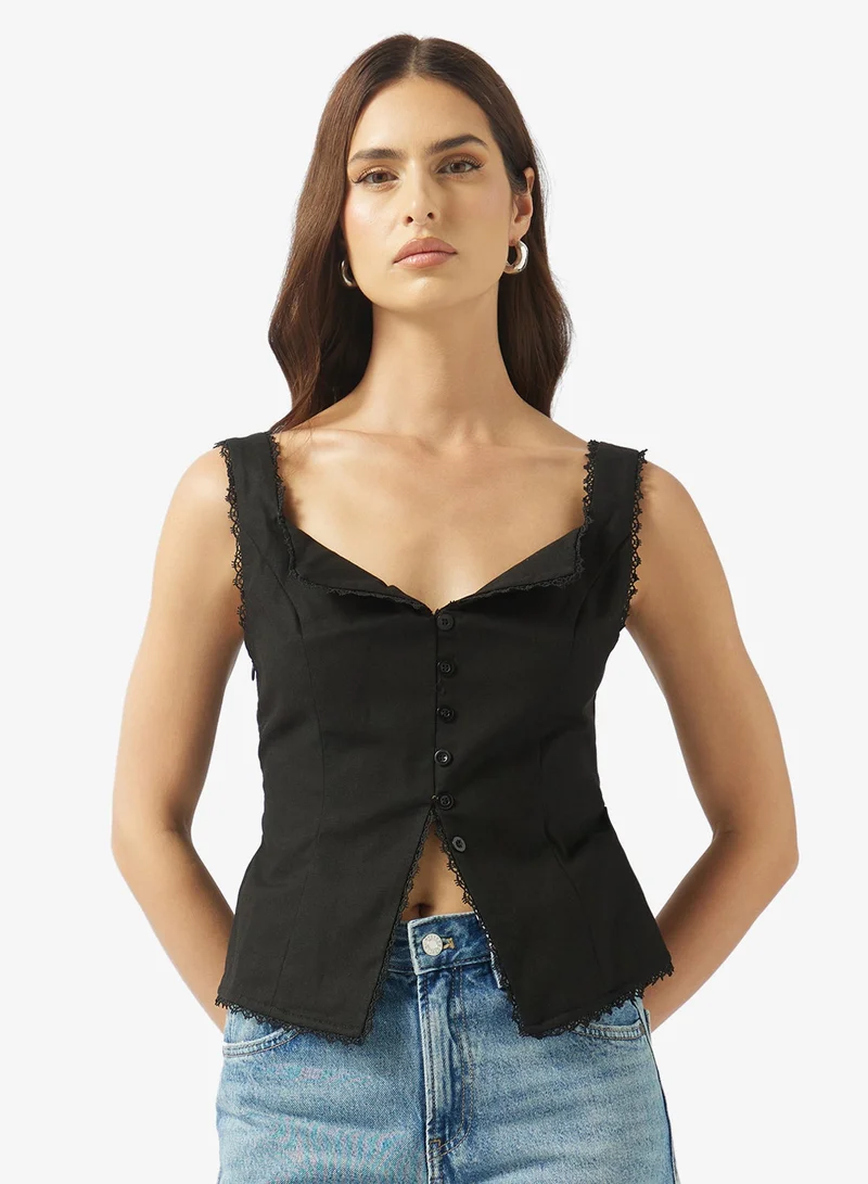 ايلا بلوزة بدون أكمام مزينة بالدانتيل