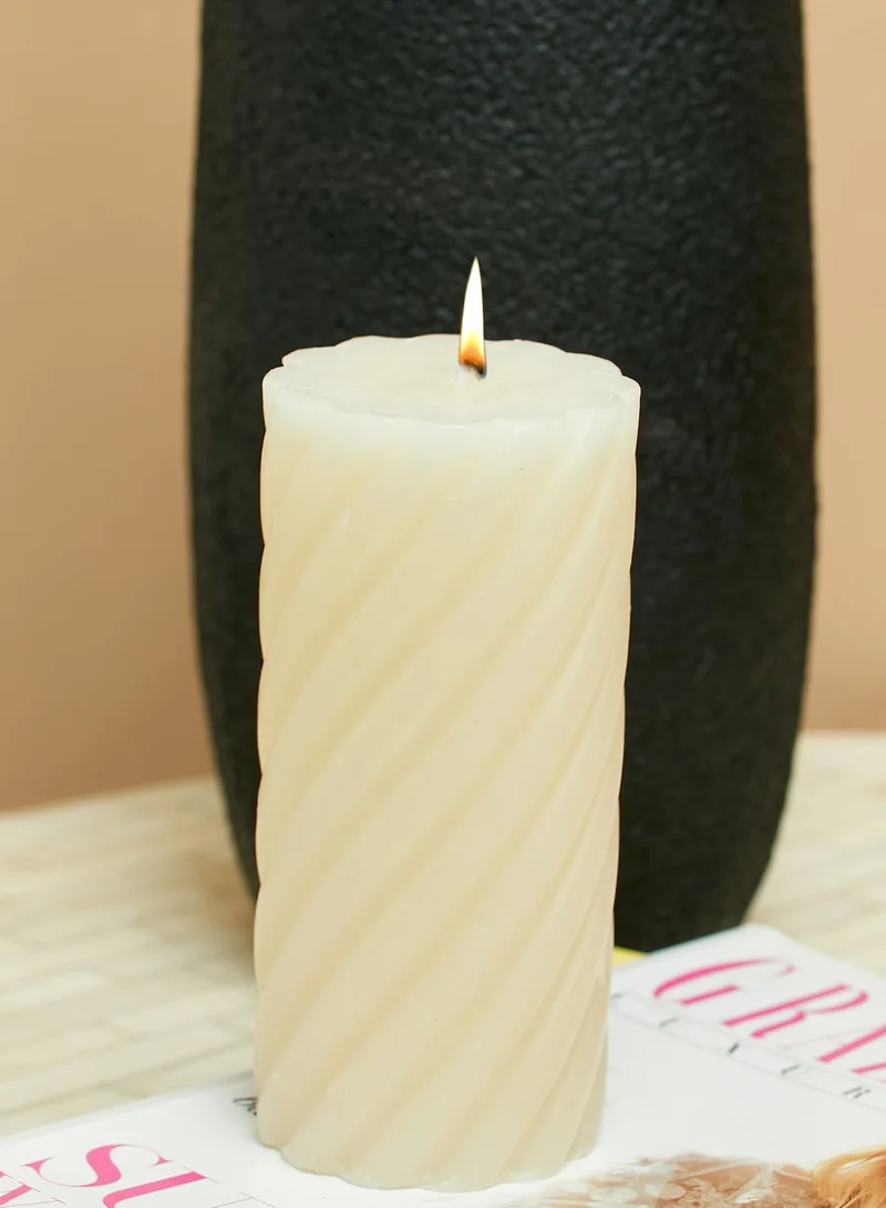 present time Ivory Large Pillar Swirl Candle