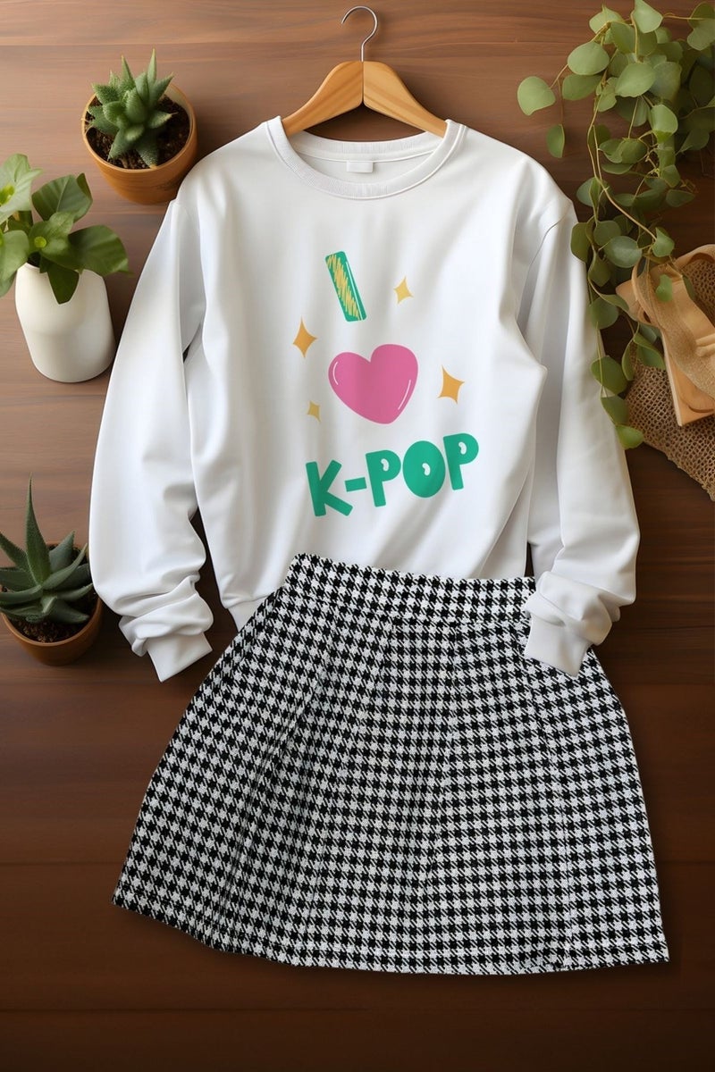 Ada Bebek Çocuk Ada Baby Child Style Plaid Skirt Patterned Sweat Skirt Top and Bottom Set  - Image 1