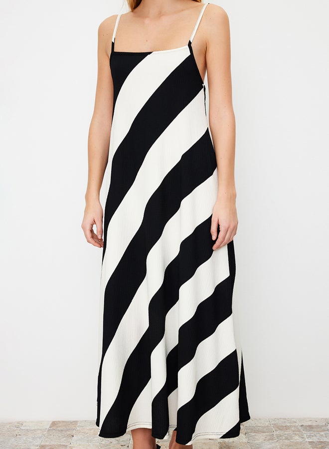 trendyol Black Printed Adjustable Straps A-Line Crepe/Textured Knit Maxi Dress - Image 5