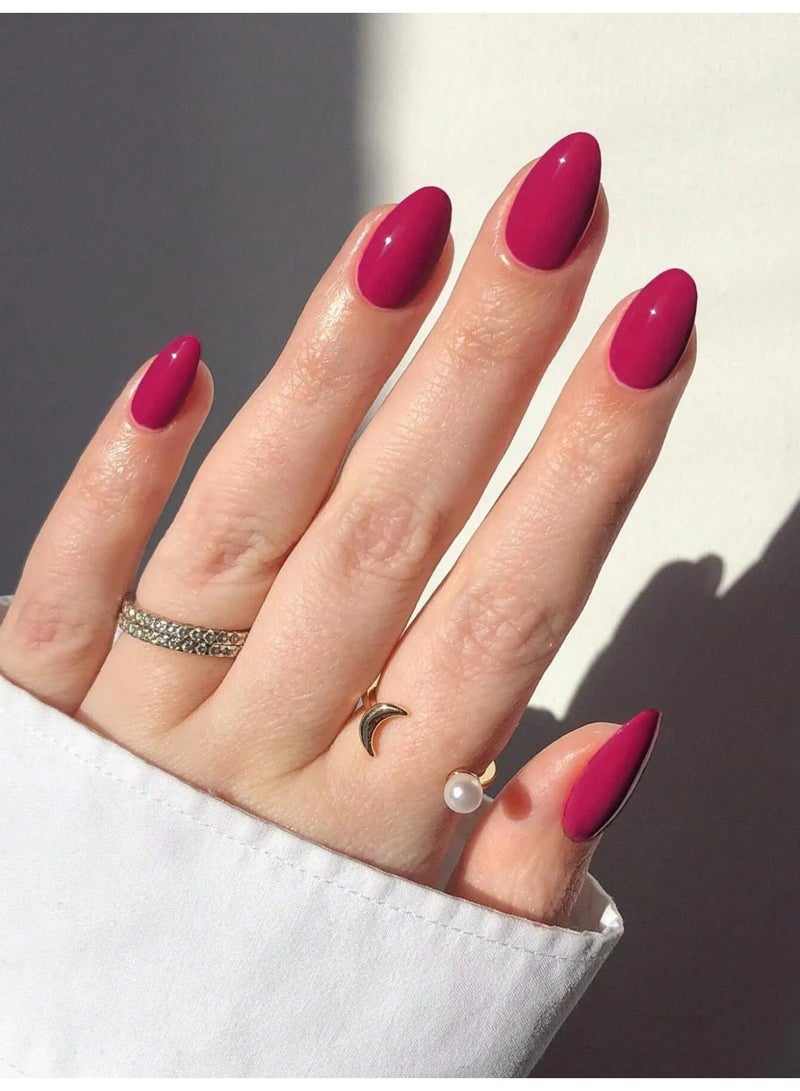 Almond shaped fake nails. The box contains 24 nails with a nail file and glue - Image 1