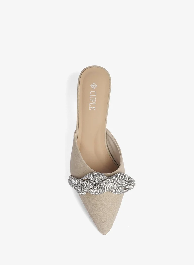 Cuple  The shoe has a pointed toe and a low, slightly tapered stiletto heel for Women | Best Price UAE