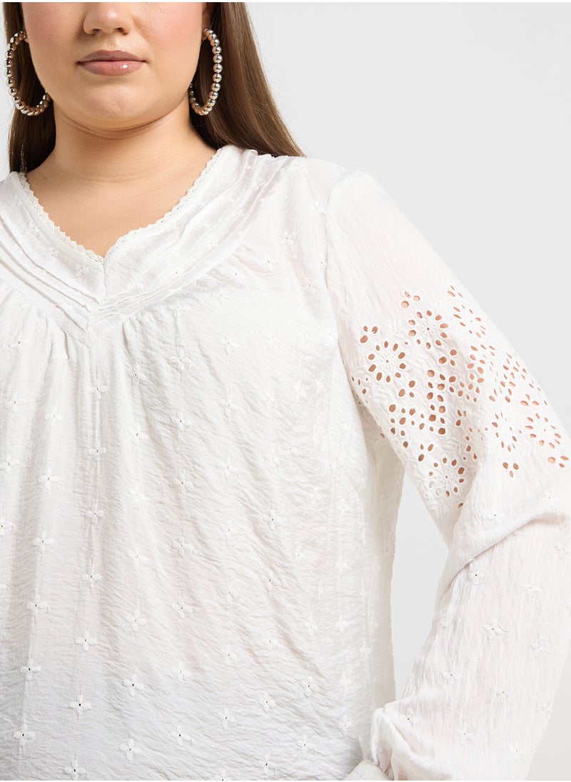 Vero Moda Curve V Neck Knitted Top  - Image 3