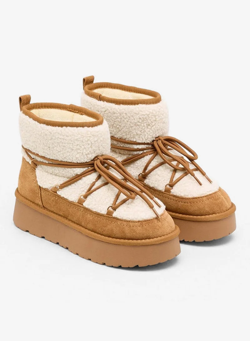 سيليست Women Lace-Up Ankle Boots