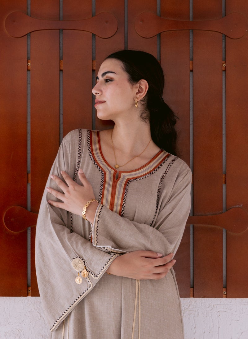 افندينا  جلابية كتان بأناقة طبيعية ولمسة عصرية - Image 4