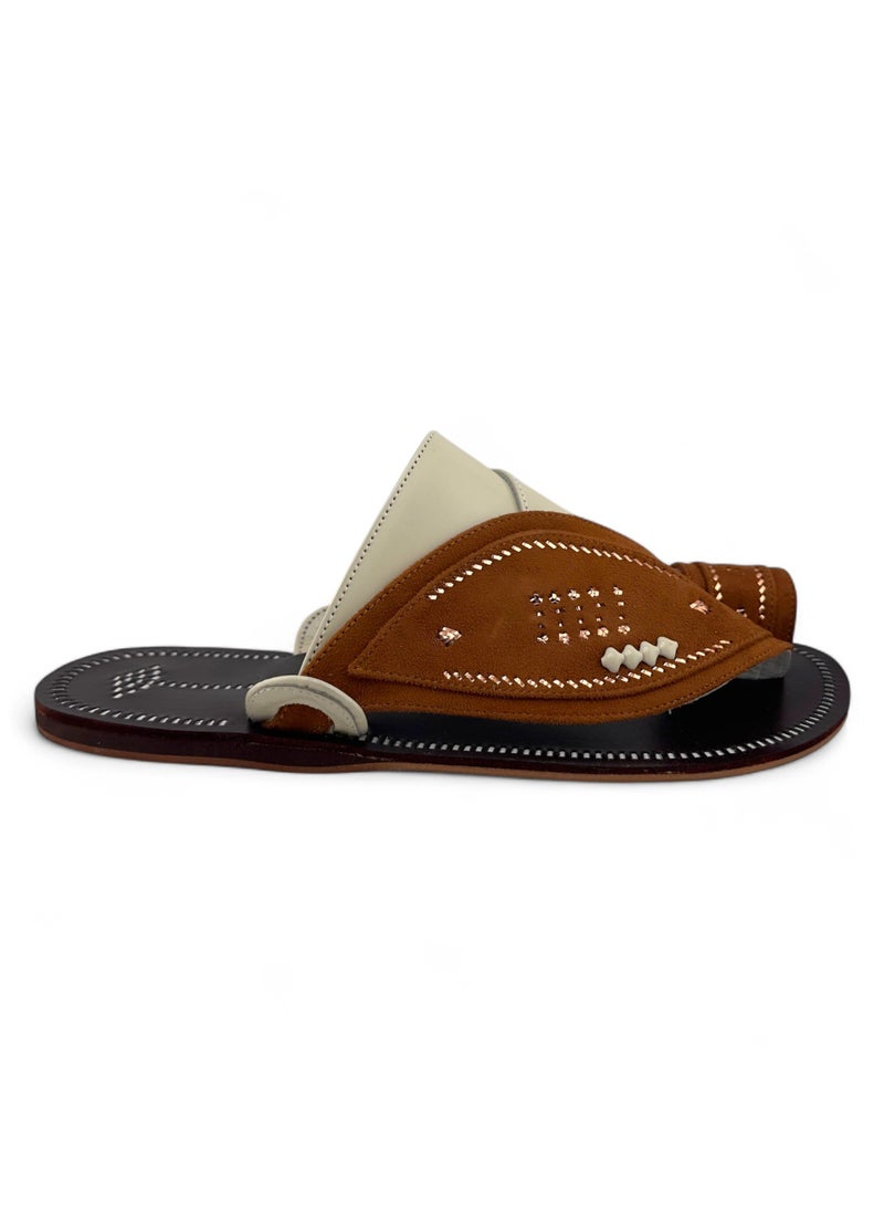 AL Fanoos Handcrafted heritage leather slippers  - Image 5