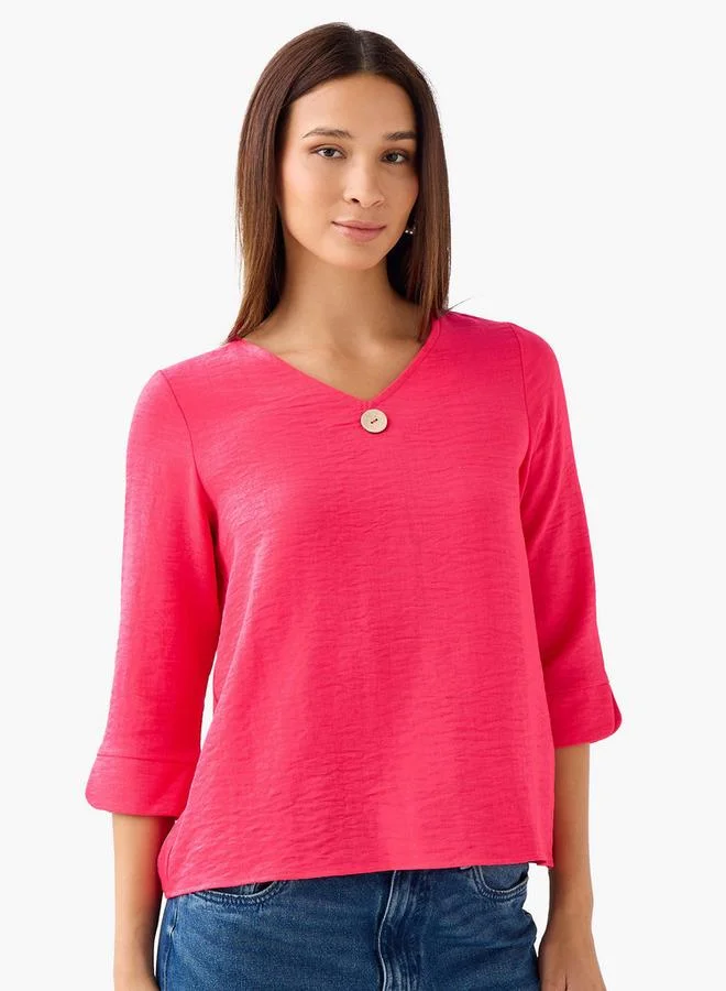 Splash FAV Button Applique Top with V-neck