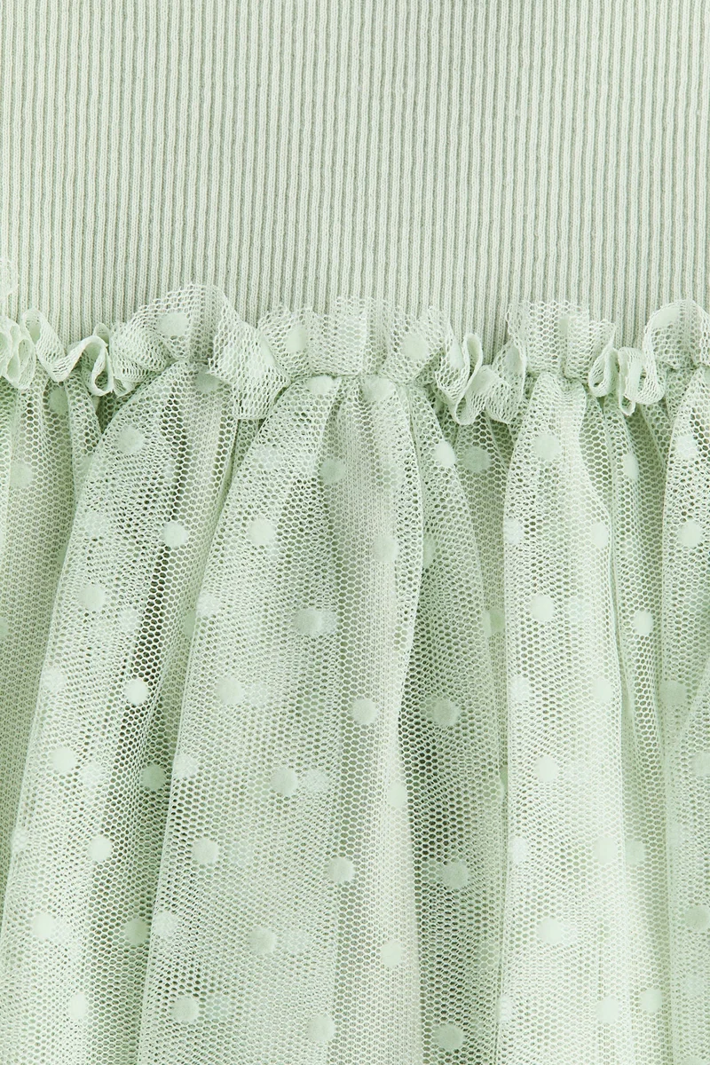 اتش اند ام فستان بتنورة من التويل