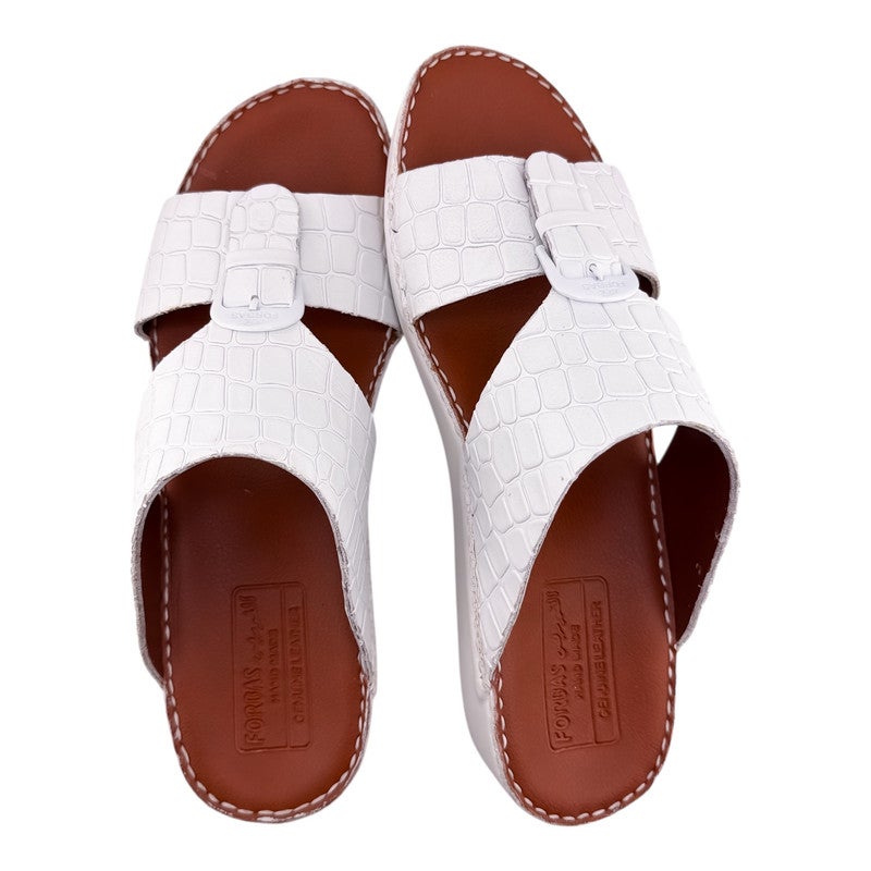 إيت صندل عربي يدوي الصنع للرجال من AET | شبشب رجالي خارجي | شبشب مفتوح من الأمام للاستخدام اليومي | جلد شامواه عربي أصلي مع إبزيم | تصميم جديد | نعل داخلي بلون بني فاتح | مريح وخفيف الوزن - Image 2