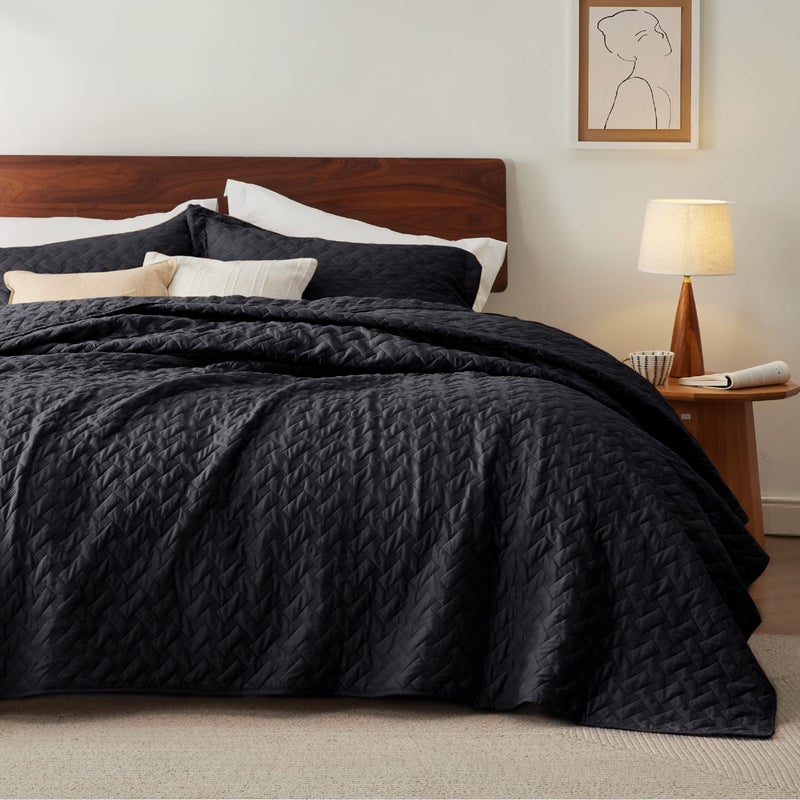 Bedsure Quilts Queen Size - Lightweight Bedspreads Queen Size with Basket Weave Pattern, Soft Quilt Bedding Set, Black Comforter Set Coverlet for All Seasons with 2 Pillow Shams (90" x 96") - Image 1