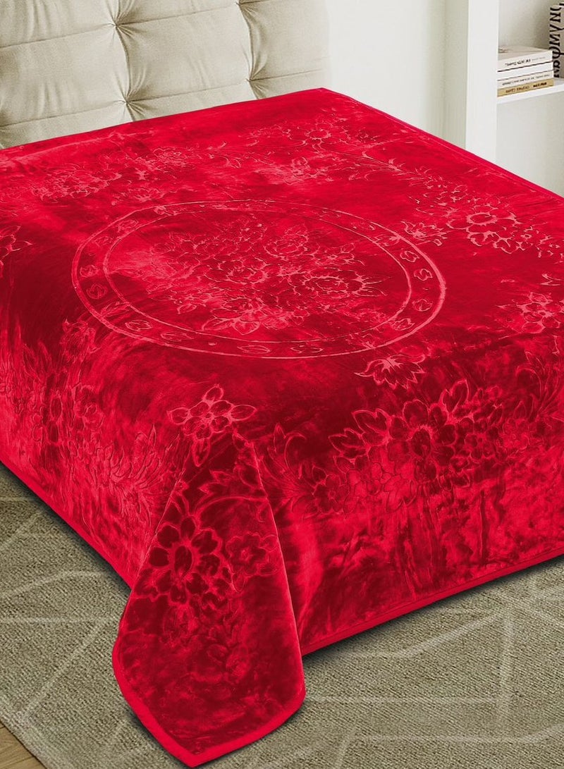 This blanket is characterized by its apparent softness and its main manufacture of polyester fibers, which works as a resistance to fading. - Image 2